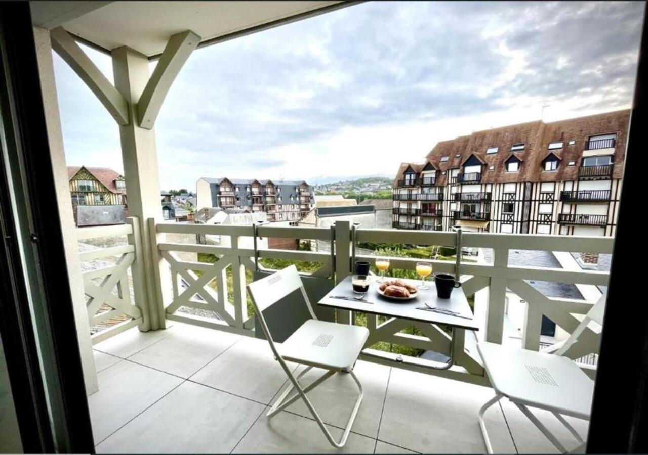 Apartamento Sejour Authentique - Balcon, Parking & Wifi Ultra-Rapide Deauville Exterior foto